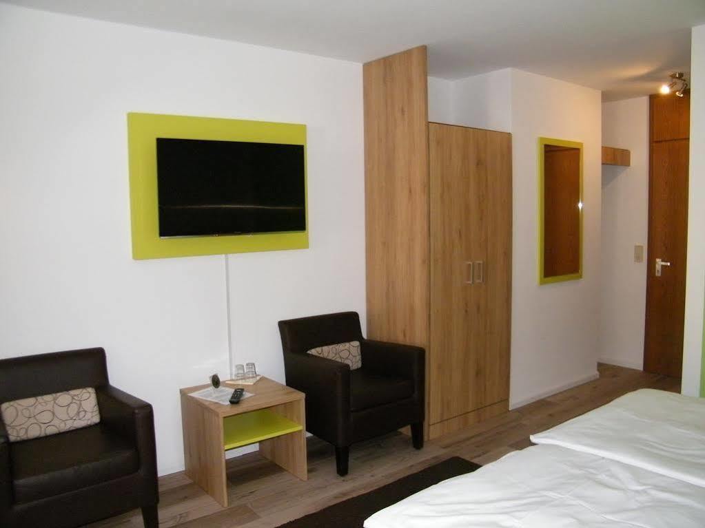 Gaestehaus Ruh - Non-Smoking Fribourg im Breisgau Extérieur photo