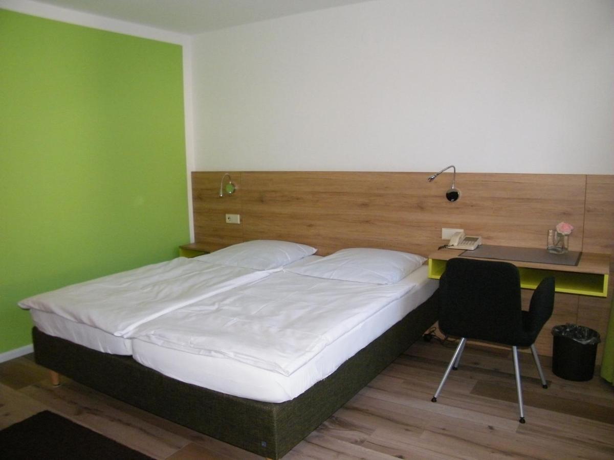 Gaestehaus Ruh - Non-Smoking Fribourg im Breisgau Extérieur photo